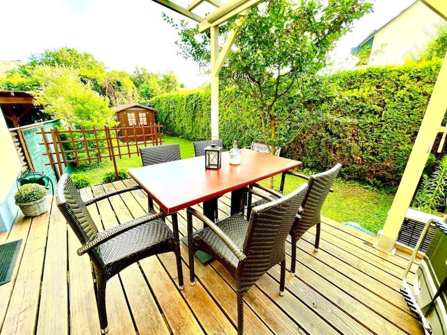 Schoene Wohnung Mit Eigenen Eingang Und Terrasse Gosseling 외부 사진